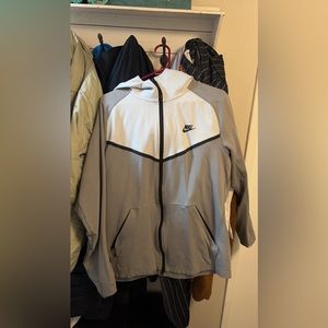 Mens Nike gray 2 tone nike tech